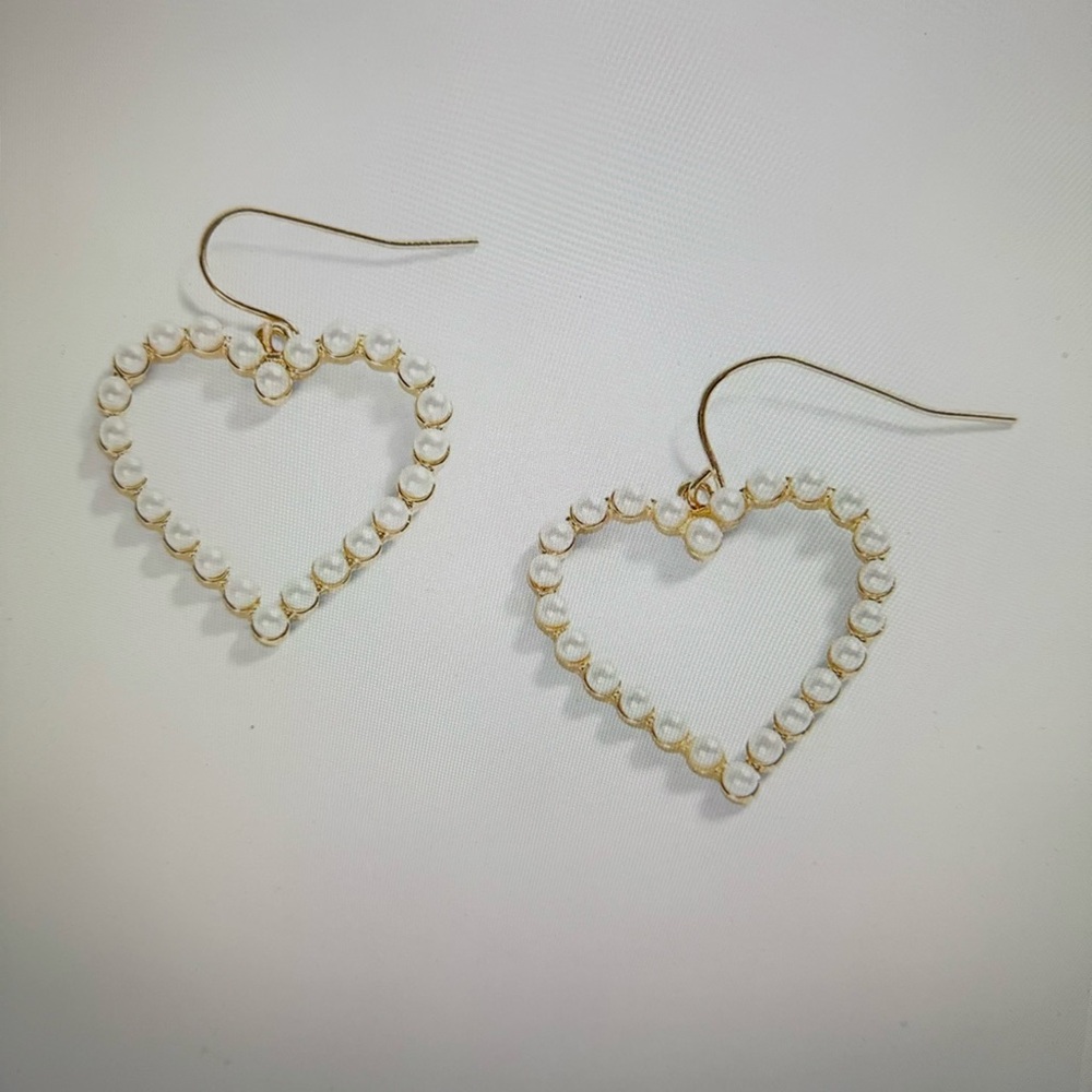 Lane Bryant NWT Gold toned Pearlized Heart Earrings
